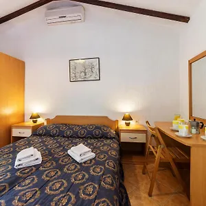 mugeba-club-residence-porec.in-istria.net/